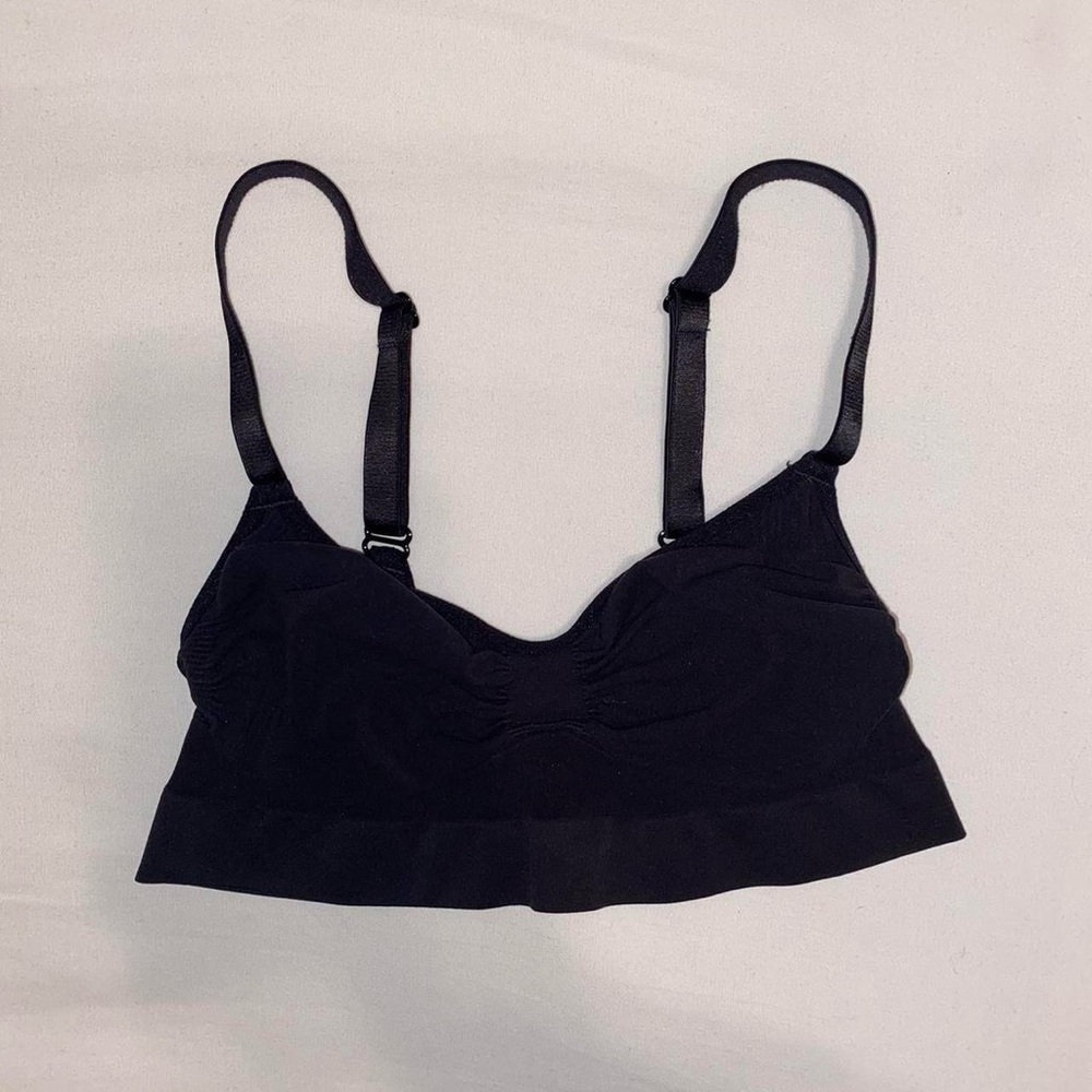 skims seamless sculpt bra in black